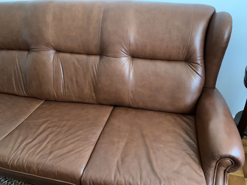 Sofa classico em pele sintetica