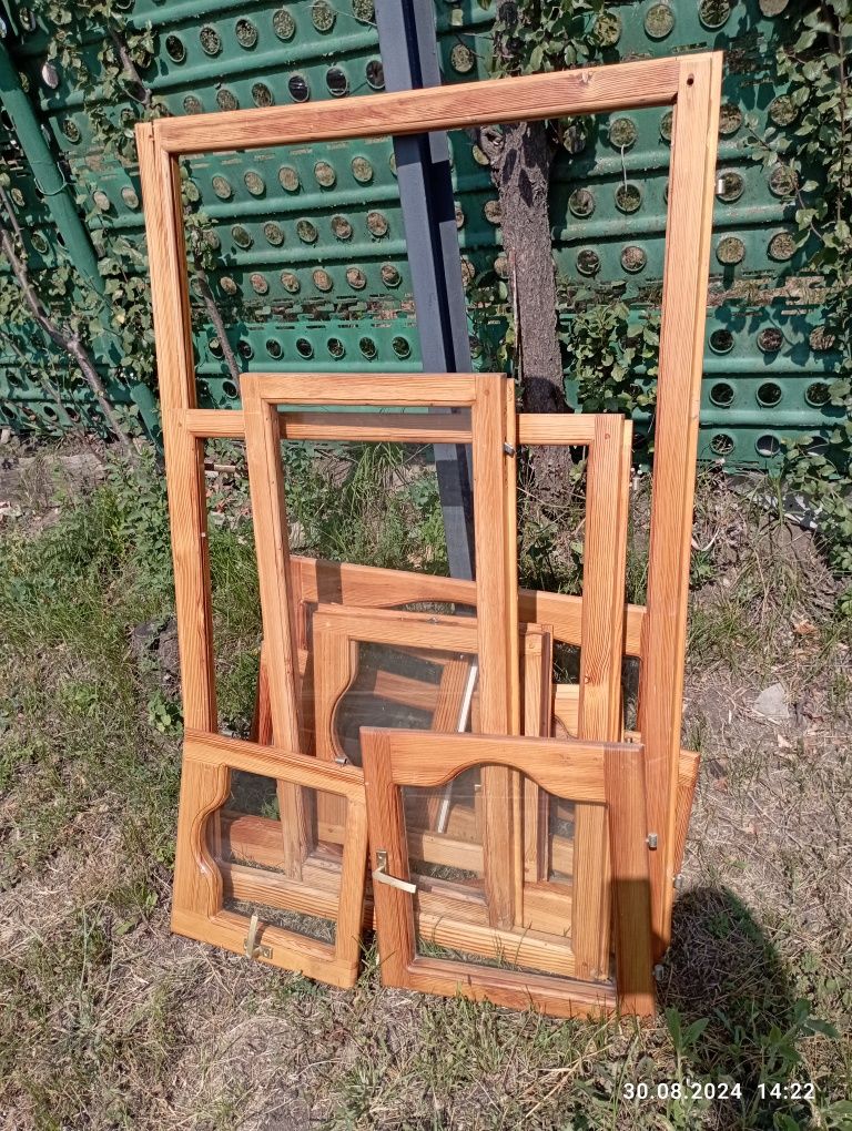 Дерев'яні окна та двері