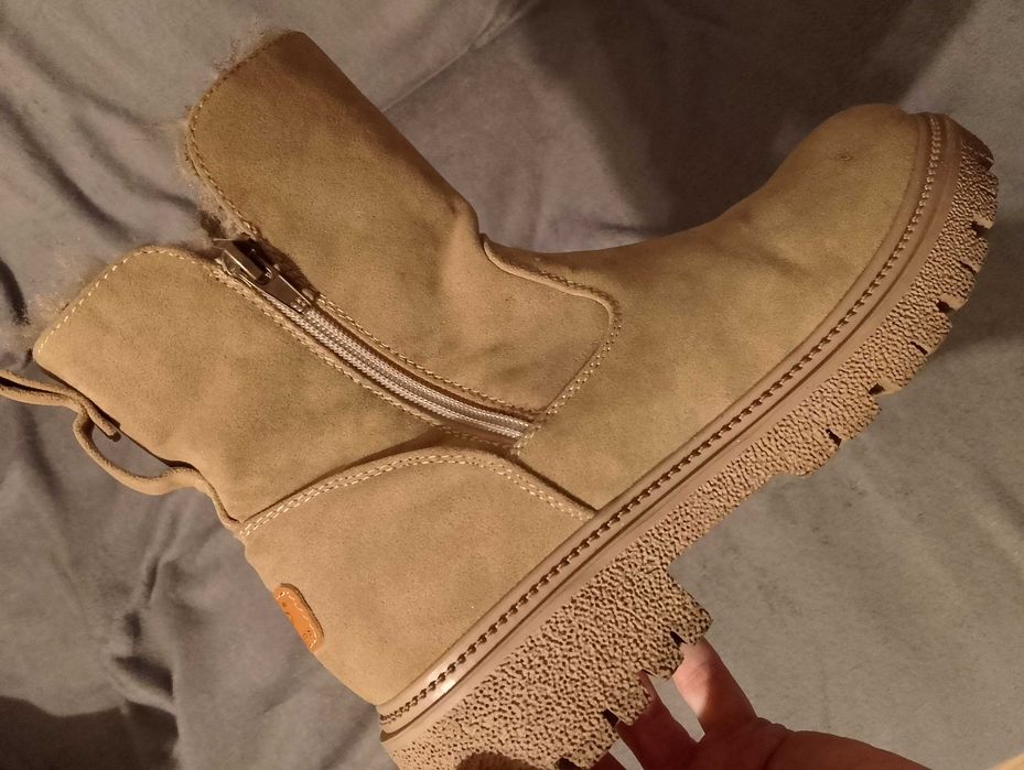 Markowe buty zimowe.