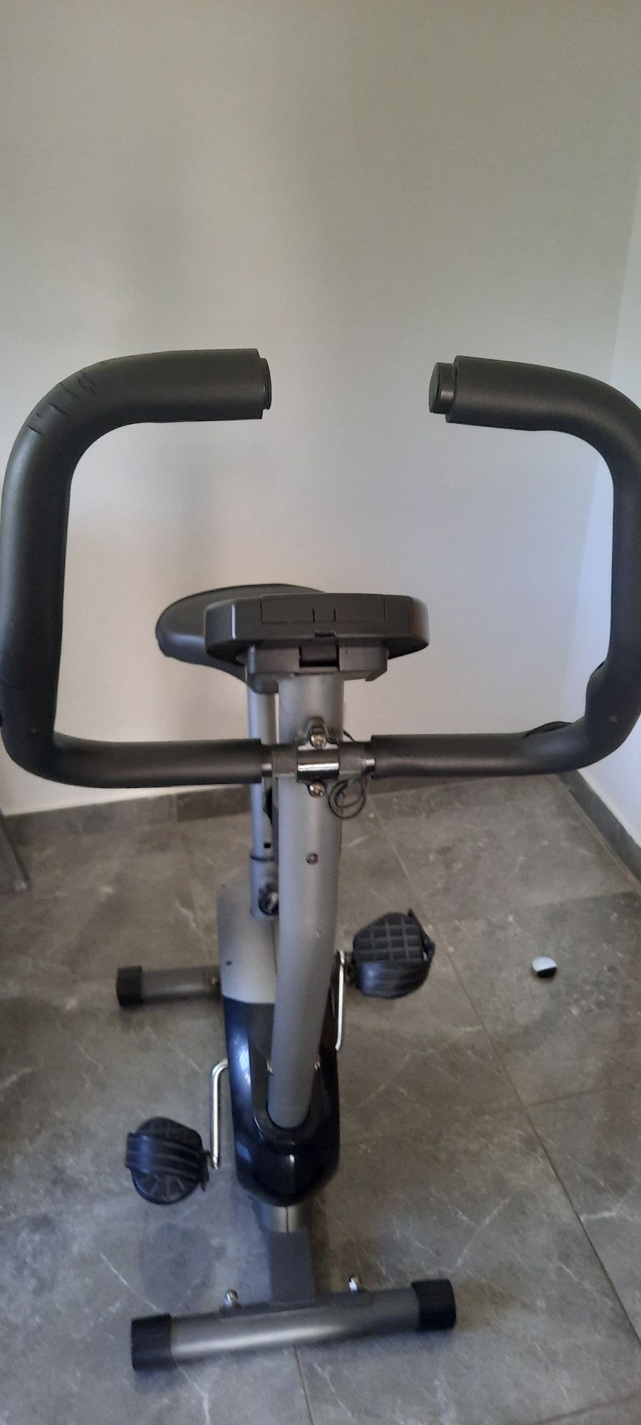 Bicicleta de ginástica motivo para desocupar