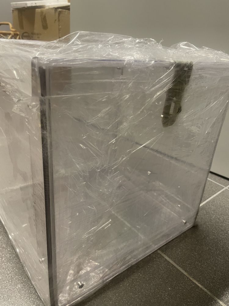 Pudełko box z plexi pleksi 30x30x30cm