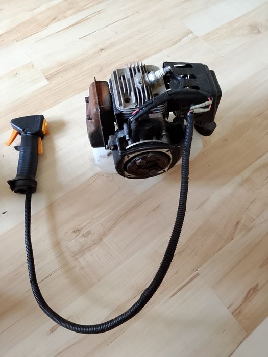 Silnik do kosy spalinowej