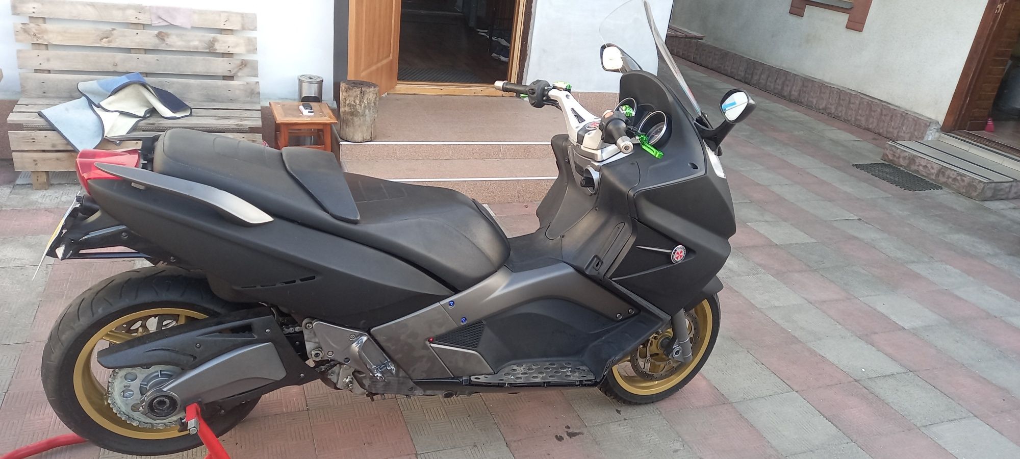 Продам Gilera gp 800