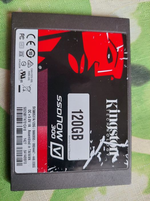 SSD диск на 120 гб Kingston
