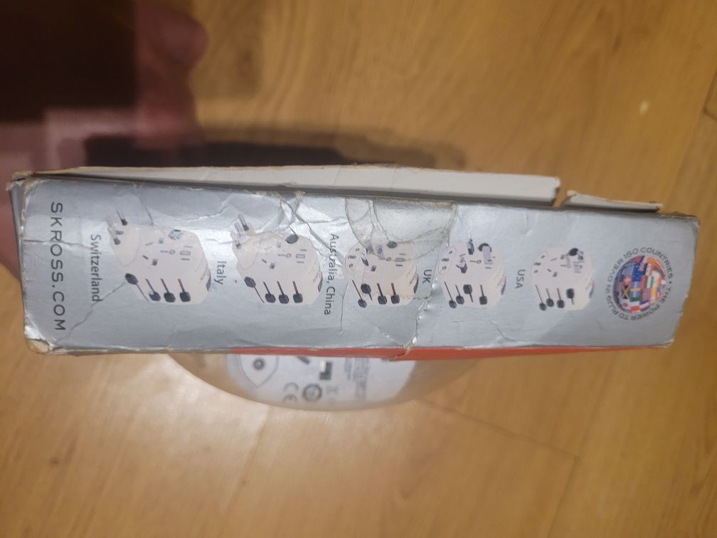 Adapter podróżny SKROSS nowy
