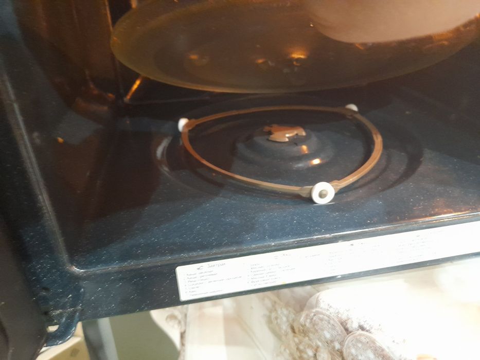 Микроволновая печь Samsung ME 83 XR