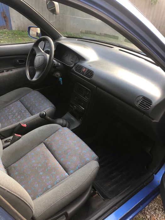 Продам Мазда 121