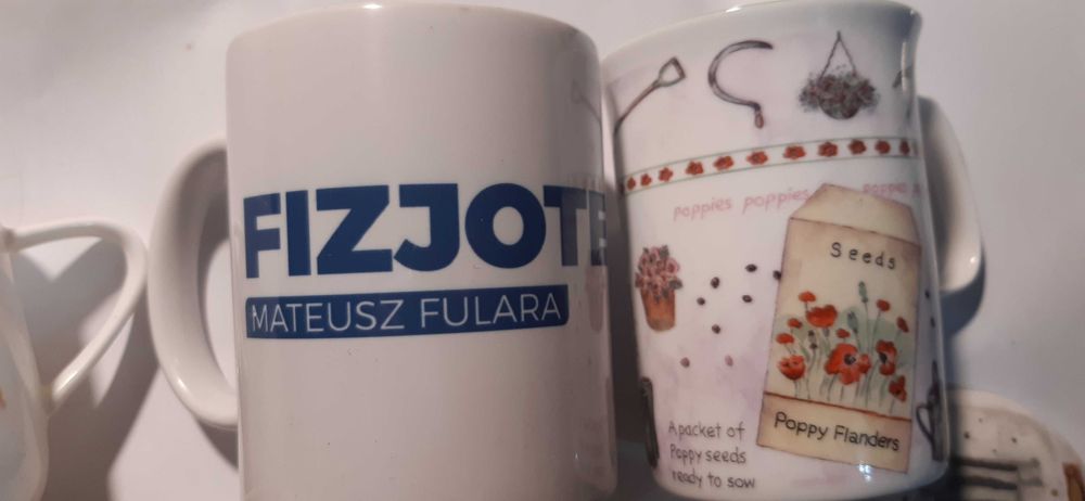 zestaw 8 kubków różne dekoracyjne i firmowe