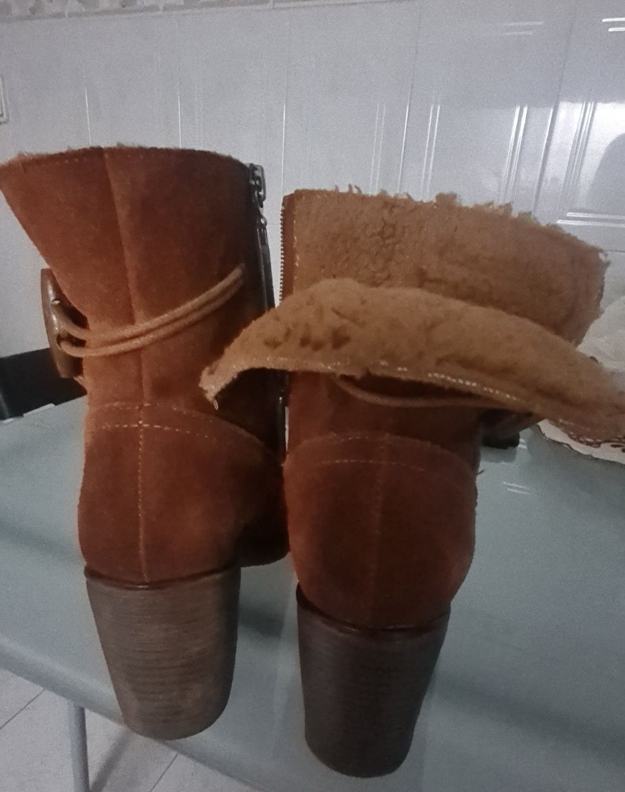 Botas de senhora camursa