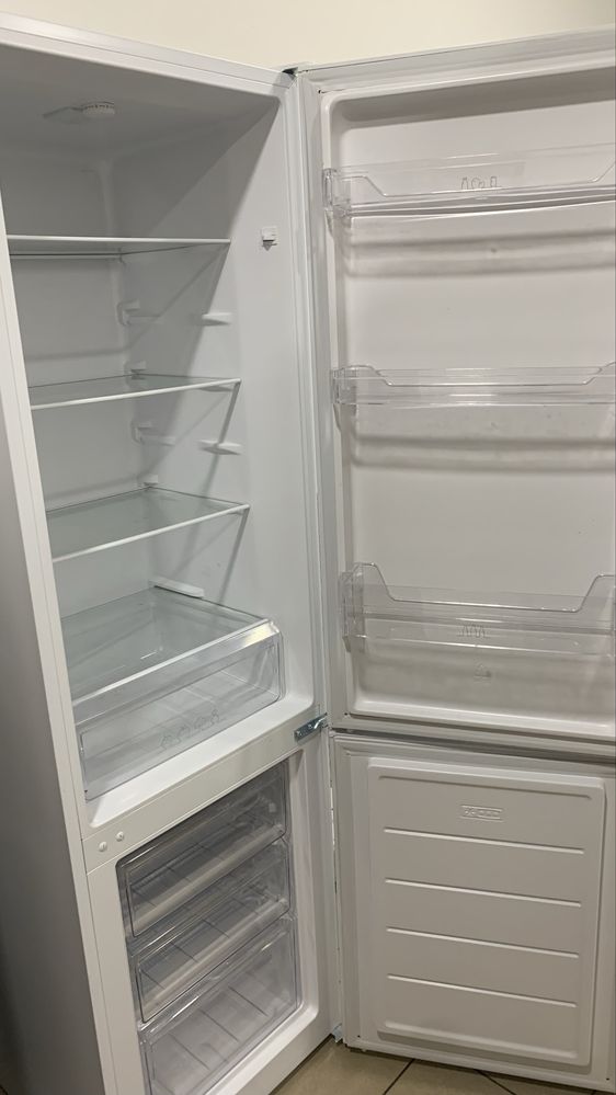 Frigorífico Combinado KUNFT KC9115 WH (No Frost - 181 cm - Branco)