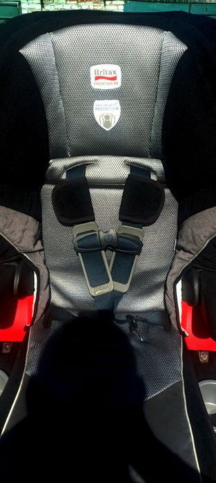 Продам автокрісло відомого бренду Britax