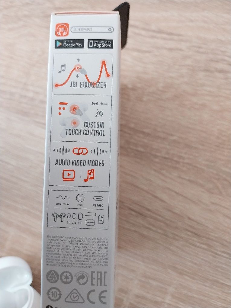 Słuchawki JBL bezprzewodowe.