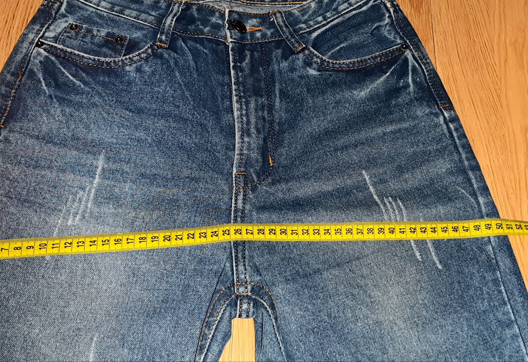 Фірмові укорочені джинси МОМ