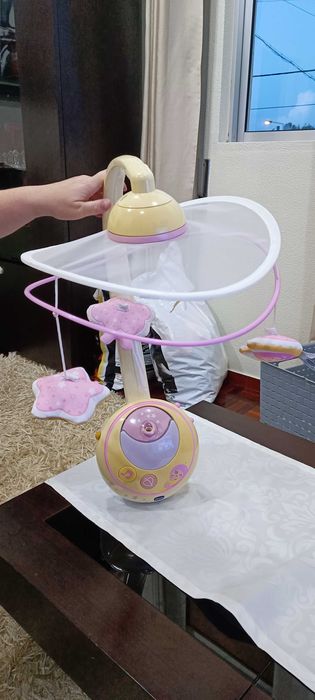 Mobile Chicco Carrossel Mágico das Estrelas rosa