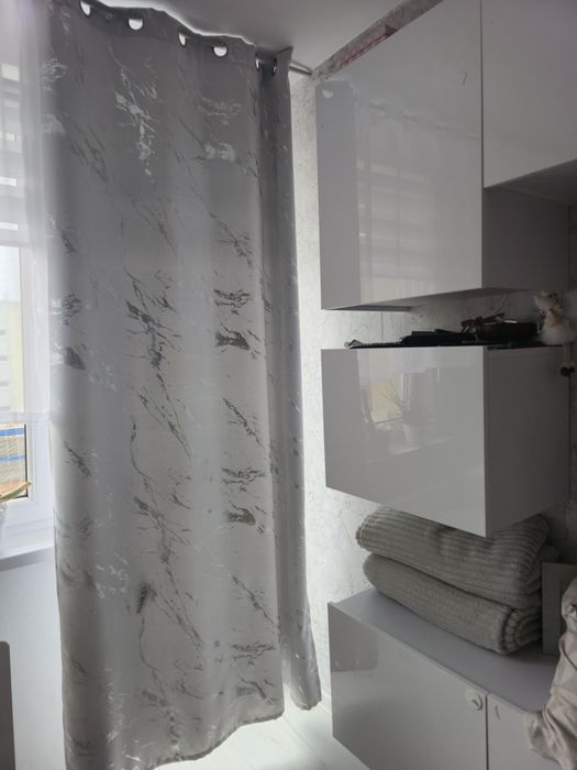 Zasłony do salonu glamour marmur srebrne