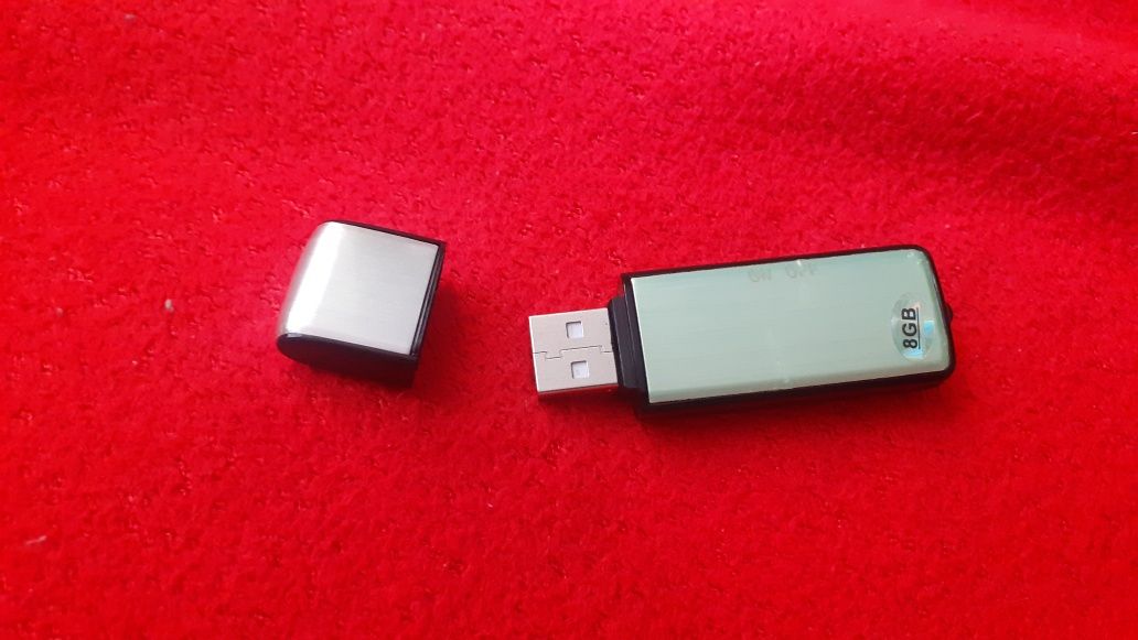 Pendrive z opcją  Dyktafona  8GB