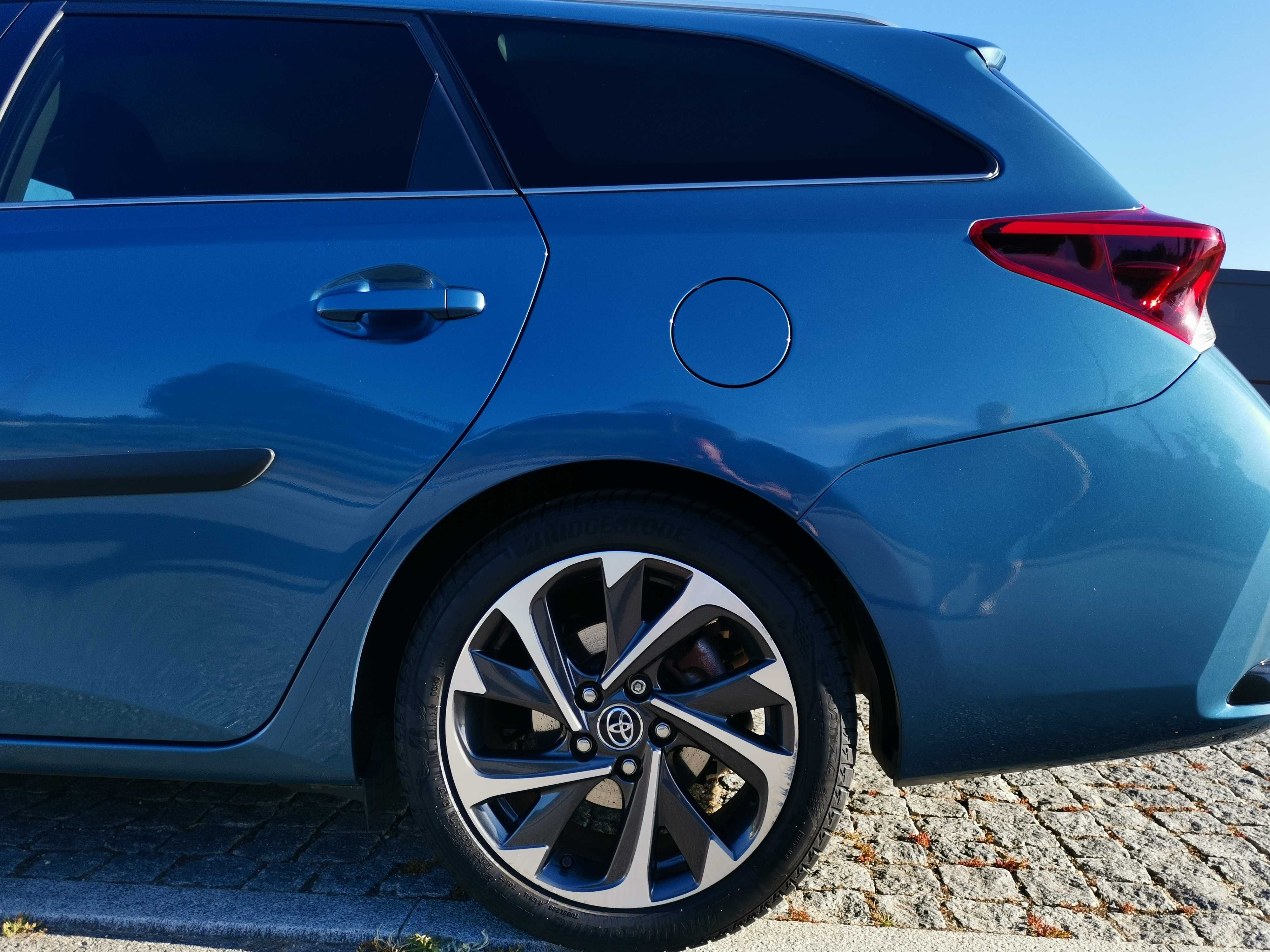 Toyota Auris Touring Sports 1.8 Híbrido Gasolina