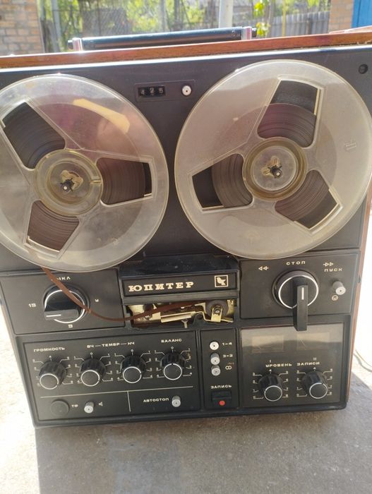 Юпітер магнітофон бабіний