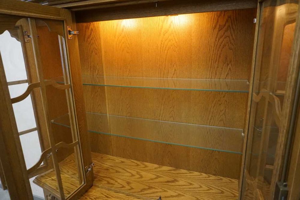 witryna z komodą dębowa szeroka podświetlana szer. 222 cm    p-994