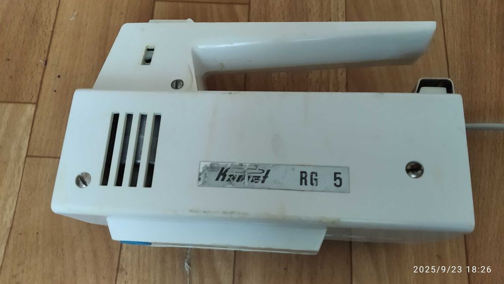 Міксер Komet RG 5. В робочому стані. Сам міксер без комплекту.