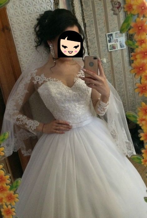 Шикарное свадебное платье с шлейфом