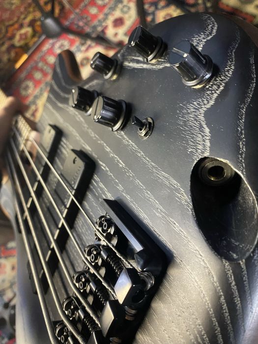 Ibanez SR675    5-струнний бас