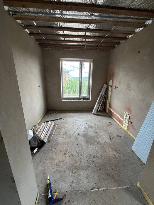 Продається новий будинок біля лісу