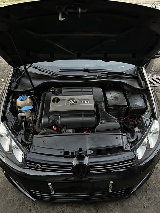 Wolkswagen golf R 2012