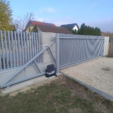 Napęd do bramy wjazdowej.