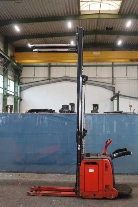 LINDE D12 AP Електричний штабелер