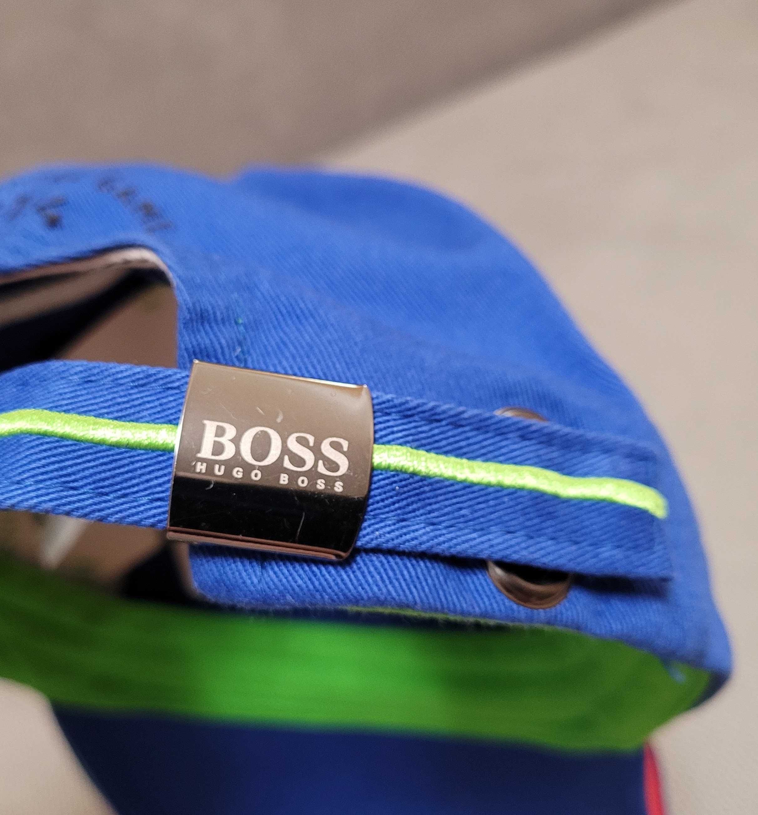 Бейсболка Hugo Boss.