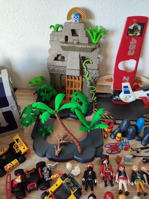 +200 Peças Lote Variado Playmobil anos 2000