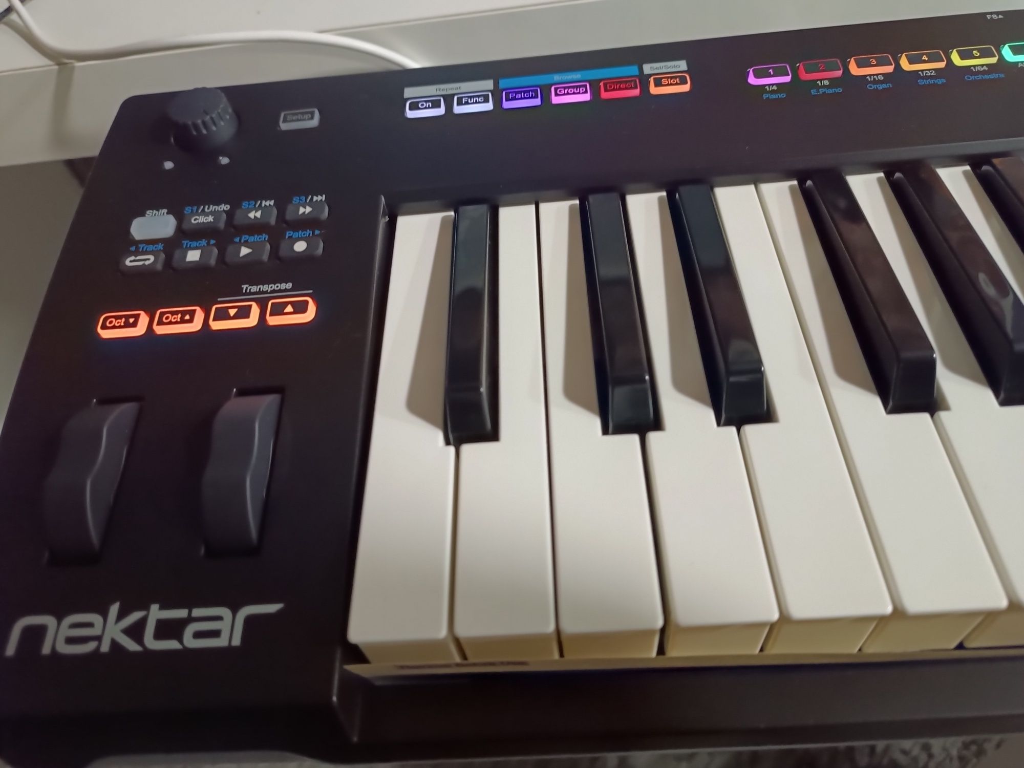 Teclado MIDI Nektar GXP 88