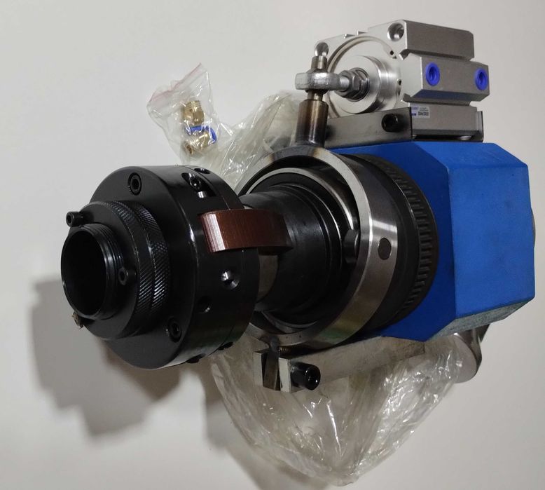 Поворотная ось с пневматическим зажимом заготовки  .