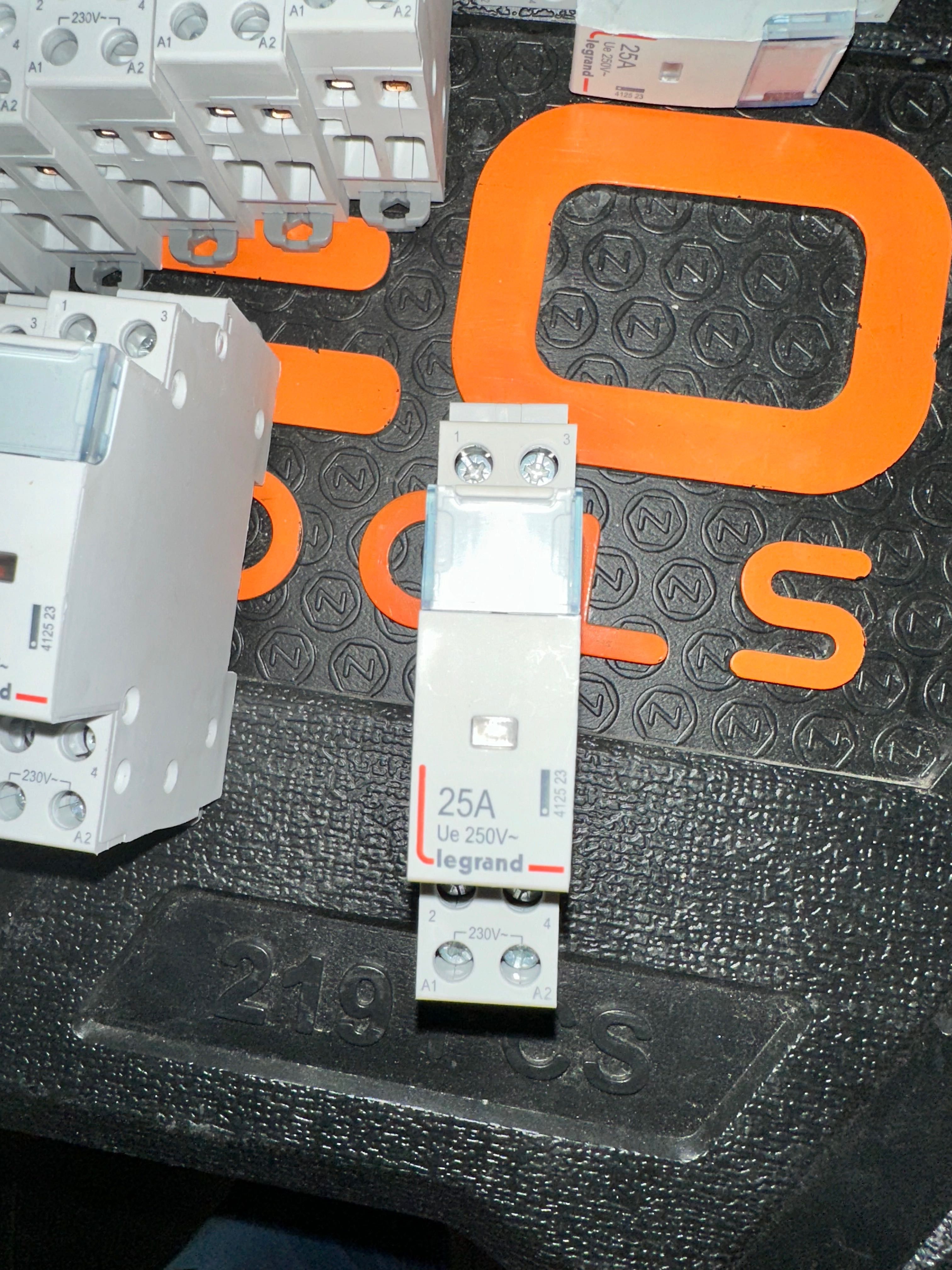 Stycznik modułowy SM425 25A 2NO 230V Legrand 412523 (14szt)