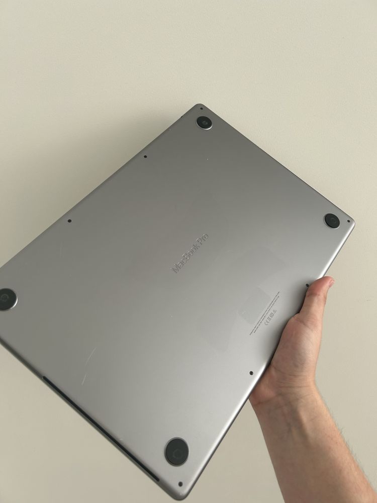 Macbook Pro 16 M1 Pro 32/512