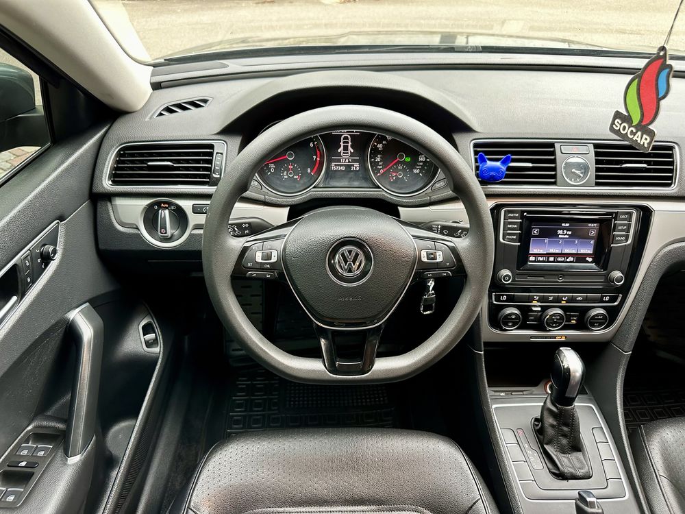 Volkswagen Passat B8 2016 Рік