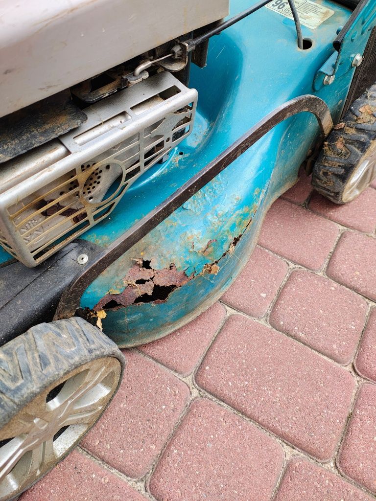 Kosiarka Makita PLM4611 silnik 190cc używana.