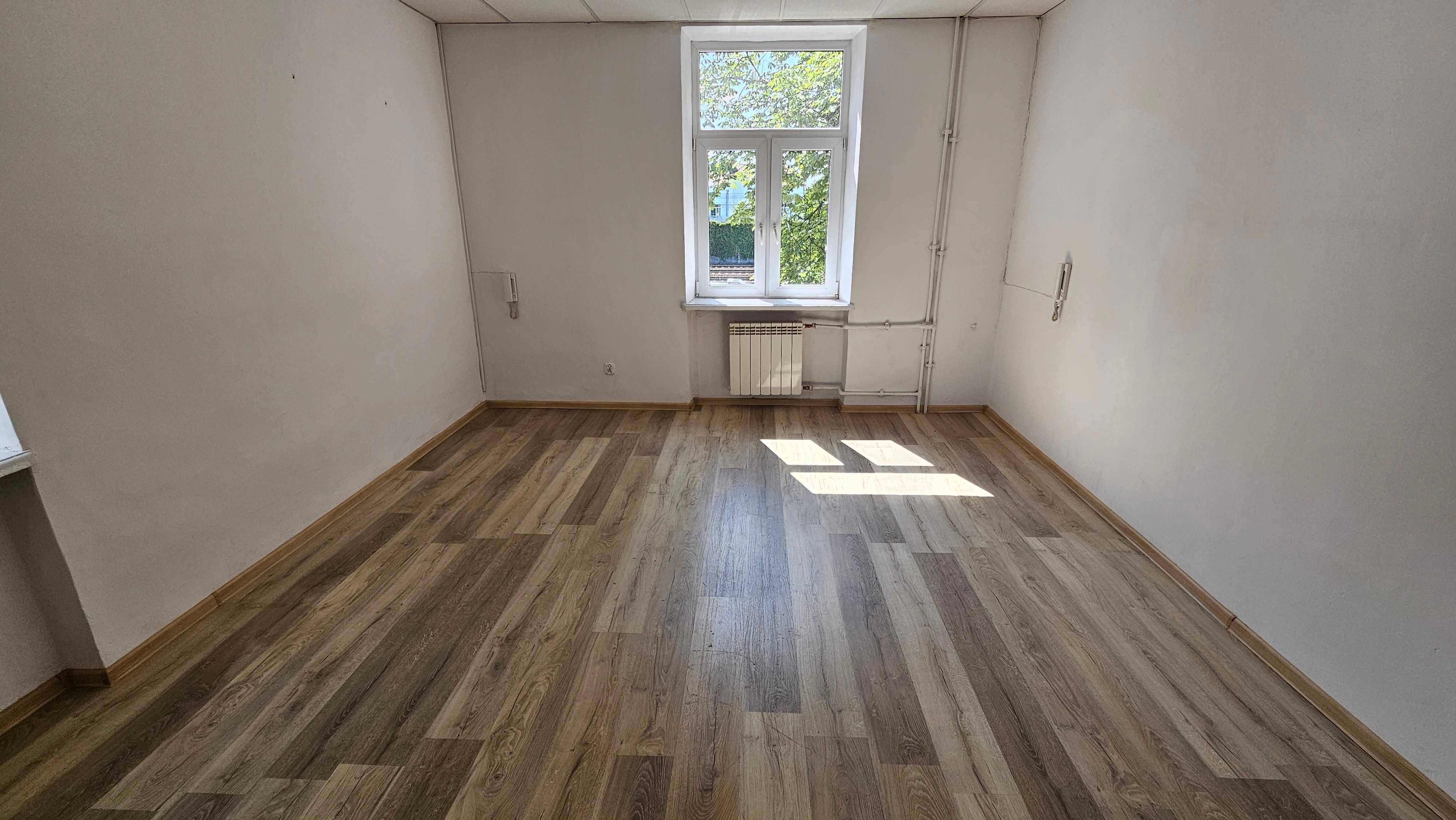biuro  23 m² – Ursus – po remoncie – bez dodatkowych opłat