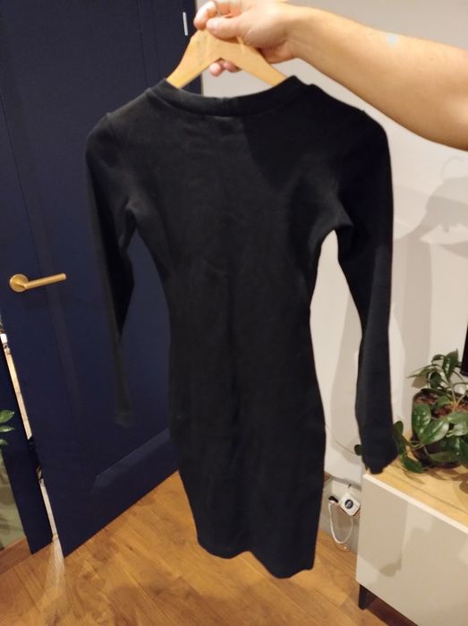 Sukienka materiałowa dopasowana