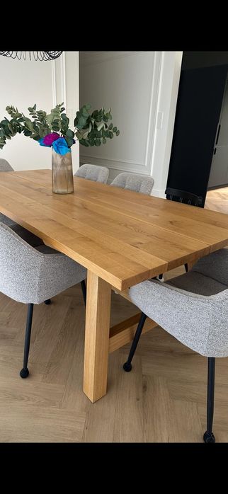 Lity stół dębowy