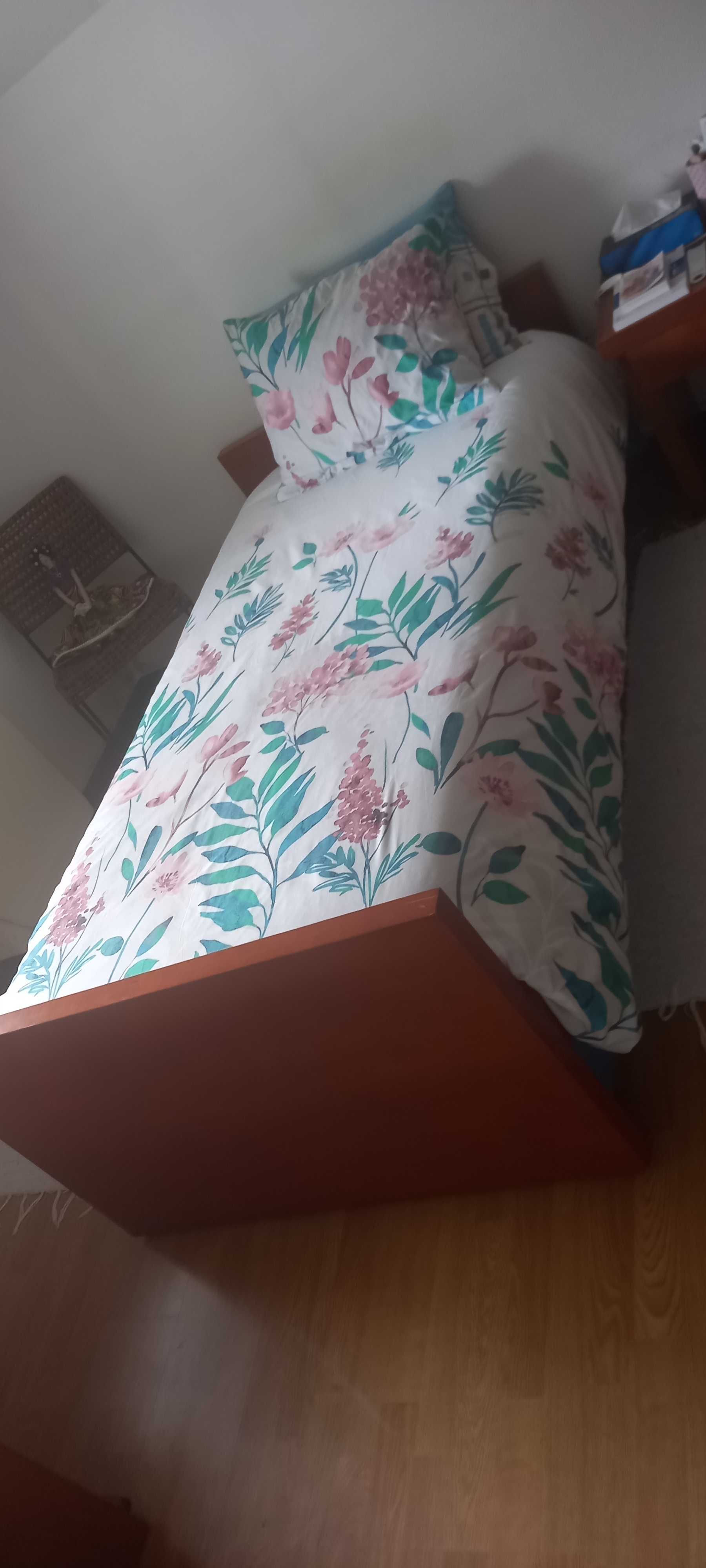 Vendo cama dupla de Solteiro-negociável