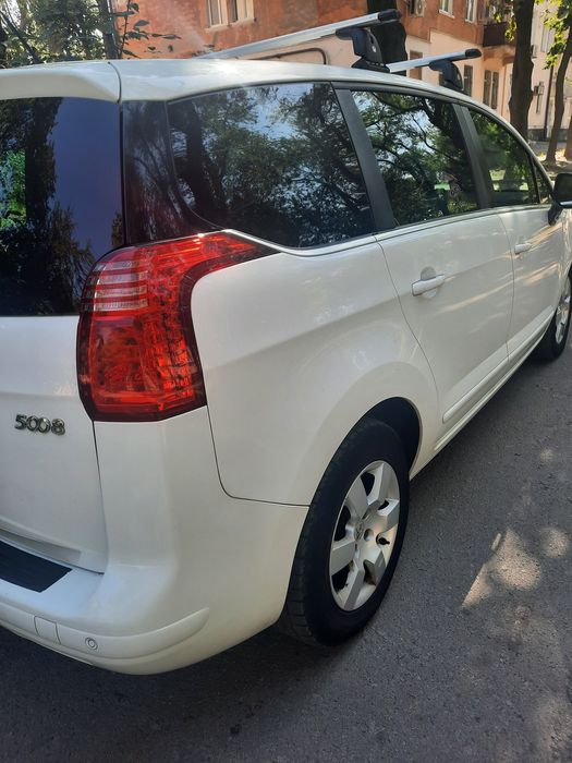 Продам Peugeot 5008