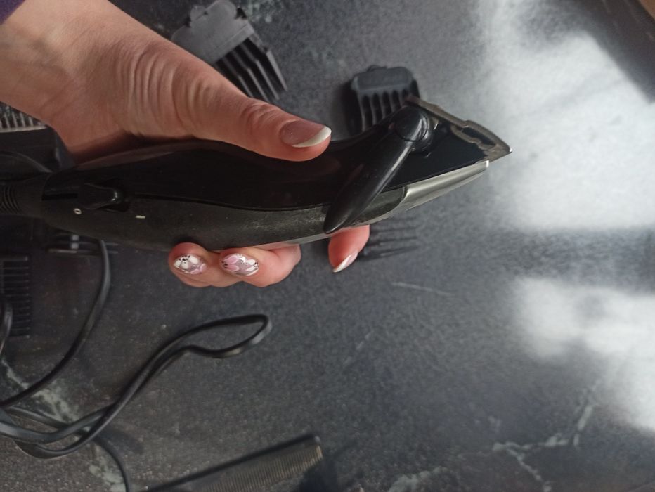 Машинка для стрижки волос Elbee (14402 Elbee)  волосся