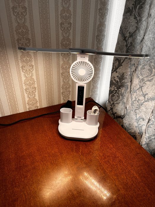 Лампа настільна акумуляторна