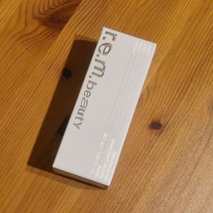 Baza pod makijaż Rem Beauty by Ariana Grande odcień Aura 30 ml