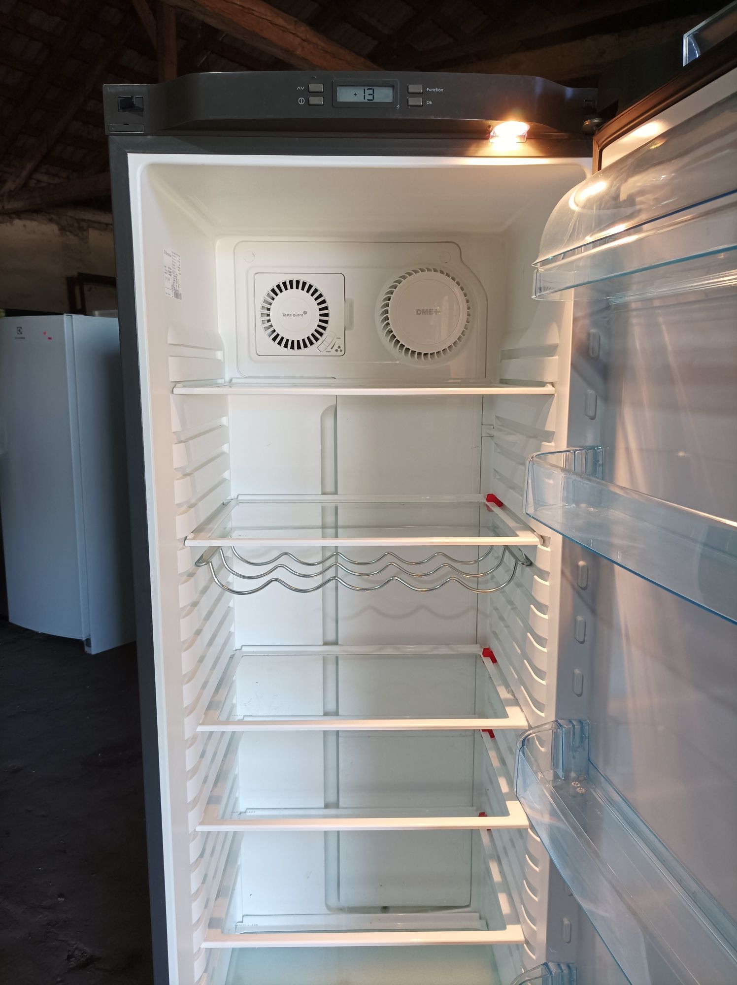 Холодильна камера(холодильник без морозілки) Electrolux NoyFrost