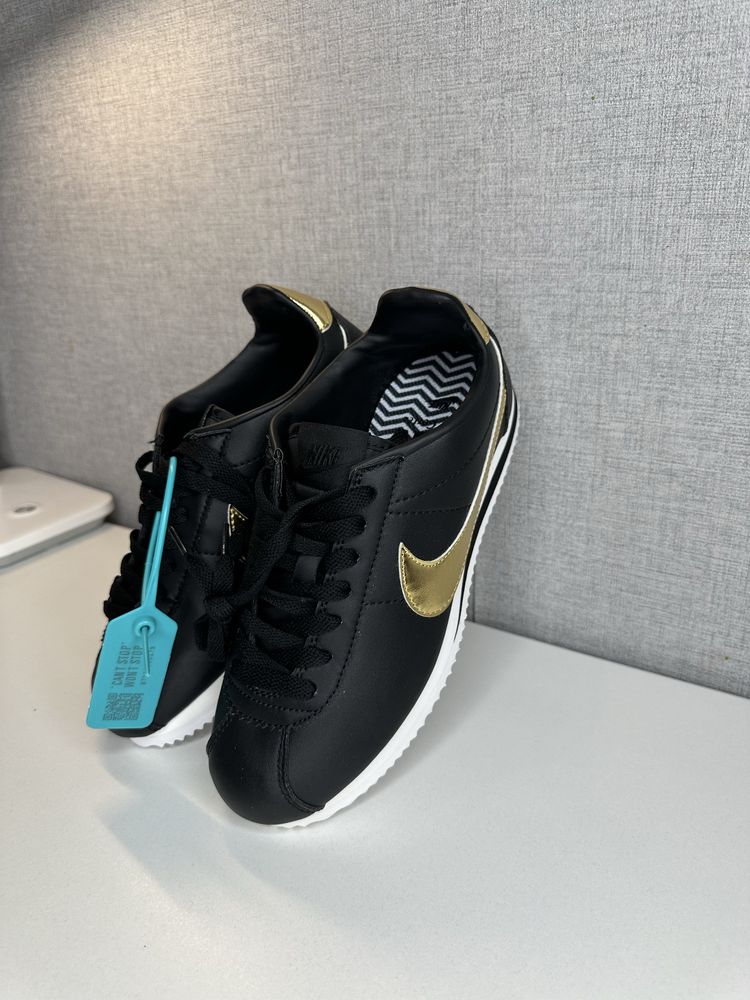 Nike Cortez black