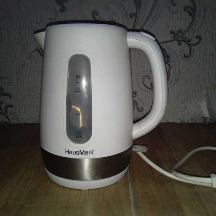 Электрочайник HausMark EK-1712