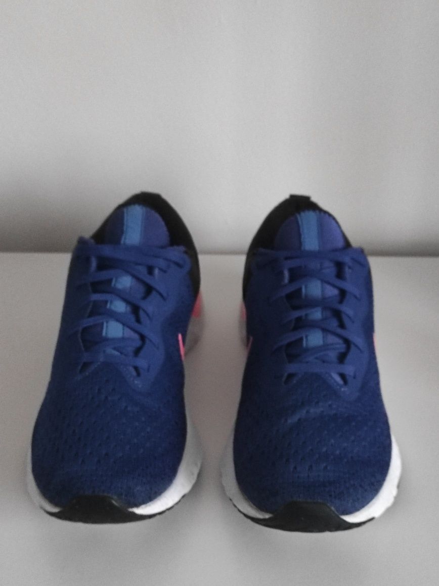 Nike Odyssey React